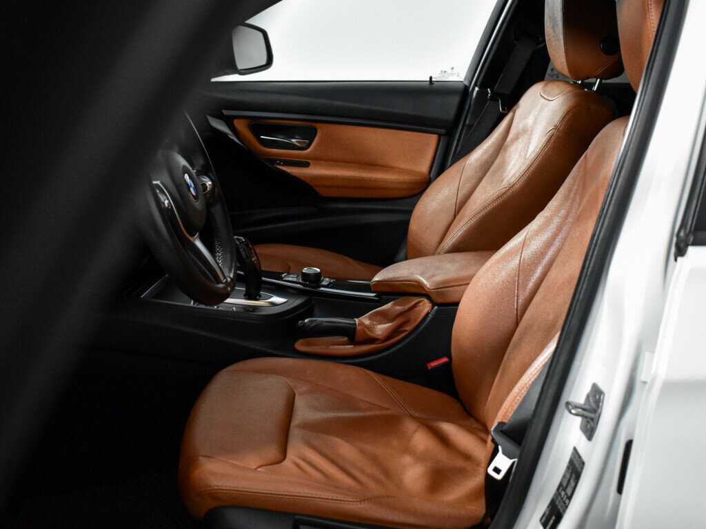 BMW 3 серии с пробегом — 2017 год. Фото: #12