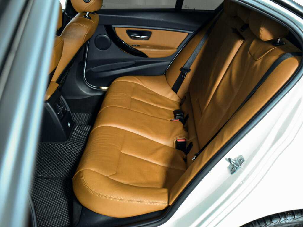 BMW 3 серии с пробегом — 2017 год. Фото: #13