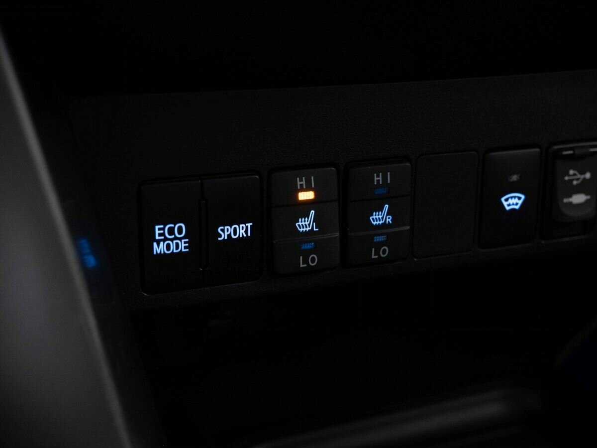 Toyota RAV4 с пробегом — 2017 год. Фото: #18