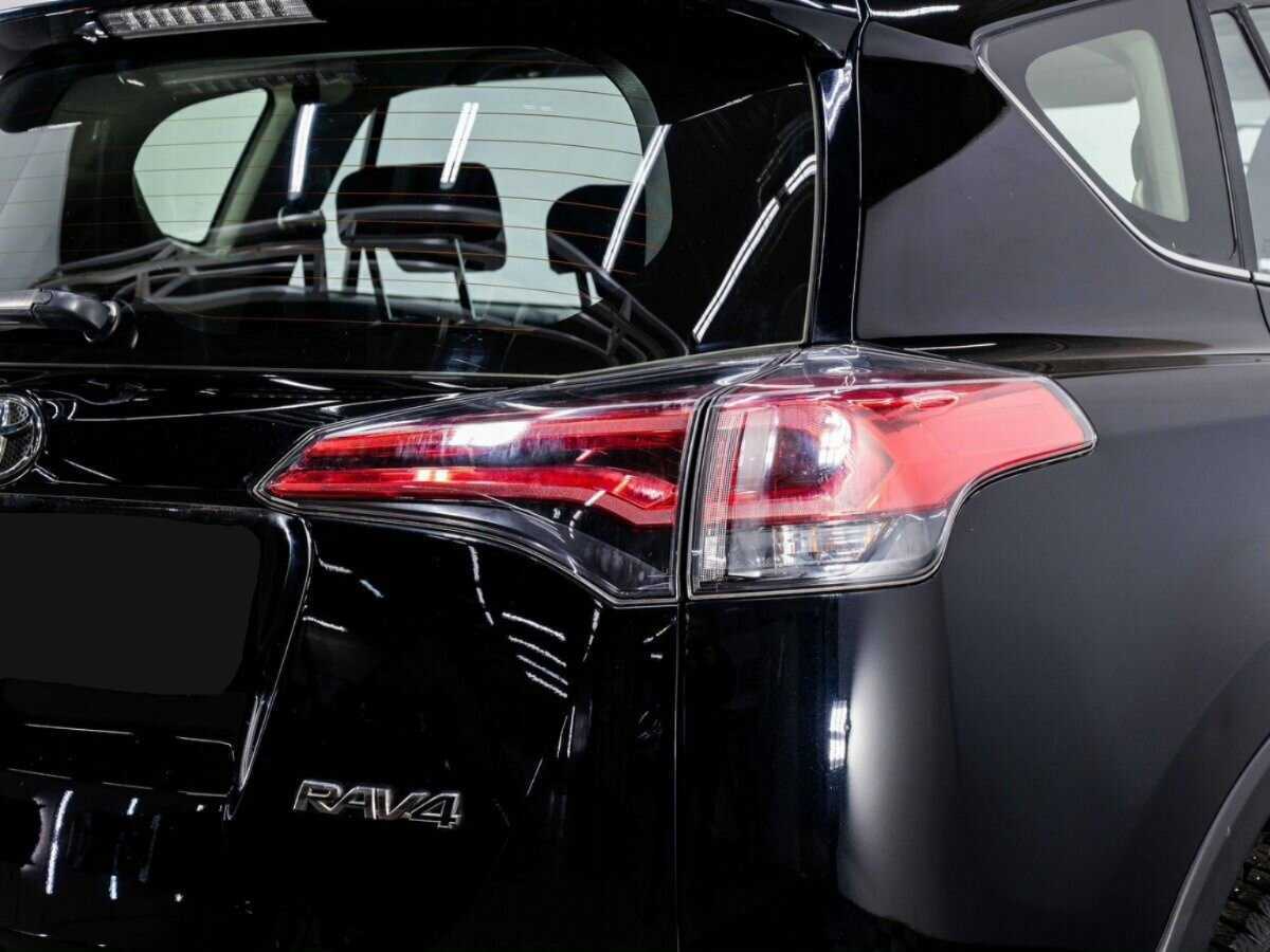 Toyota RAV4 с пробегом — 2017 год. Фото: #22