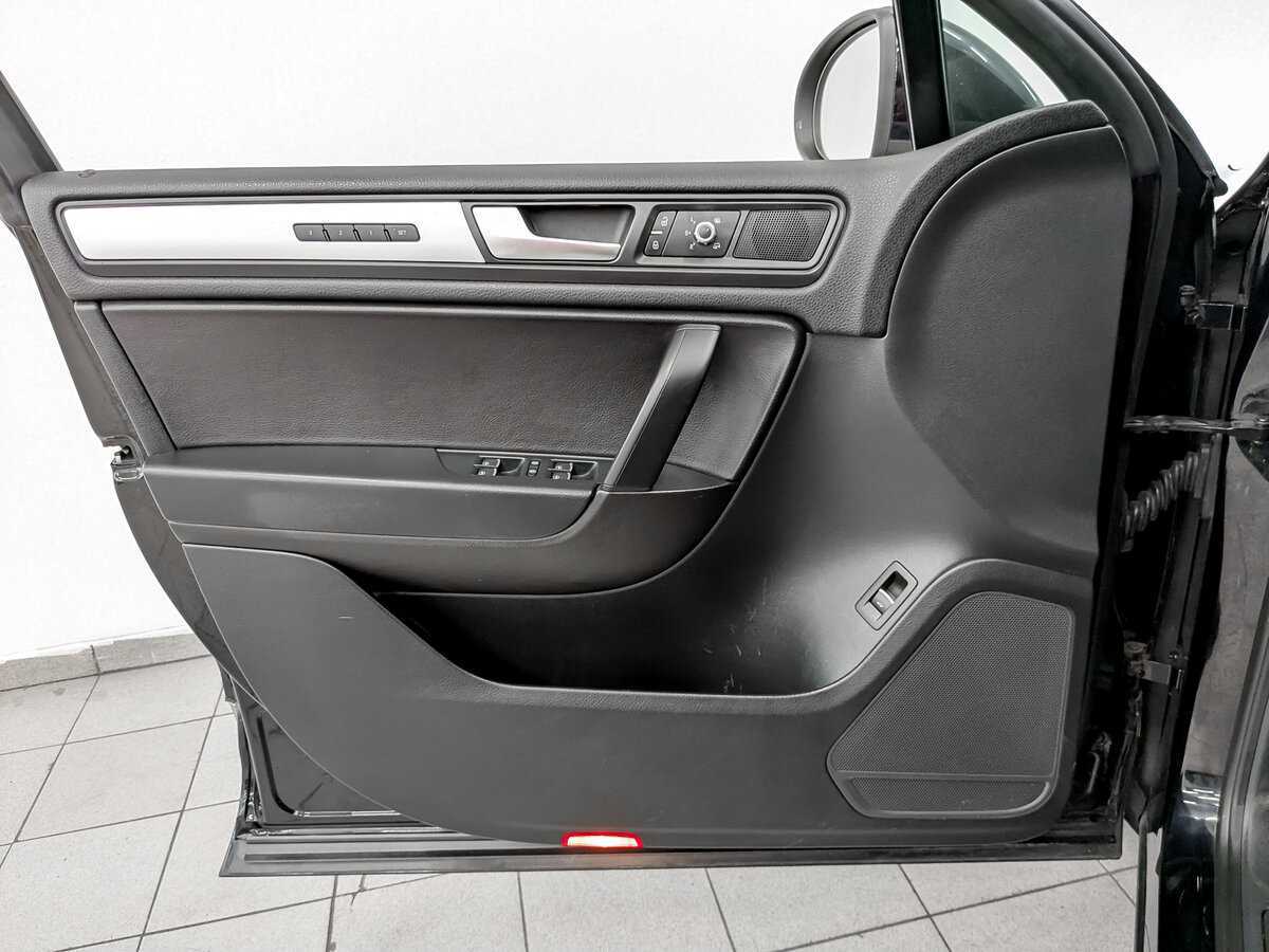 Volkswagen Touareg с пробегом — 2013 год. Фото: #16