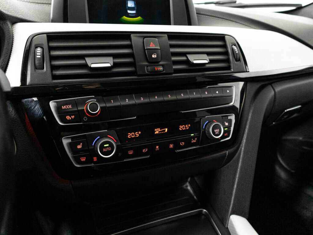 BMW 3 серии с пробегом — 2018 год. Фото: #15