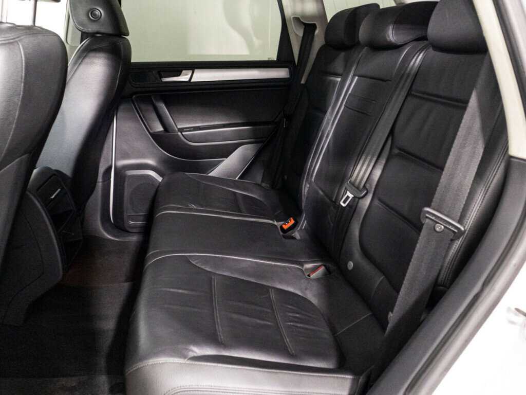 Volkswagen Touareg с пробегом — 2013 год. Фото: #9