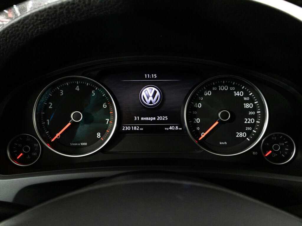 Volkswagen Touareg с пробегом — 2013 год. Фото: #10