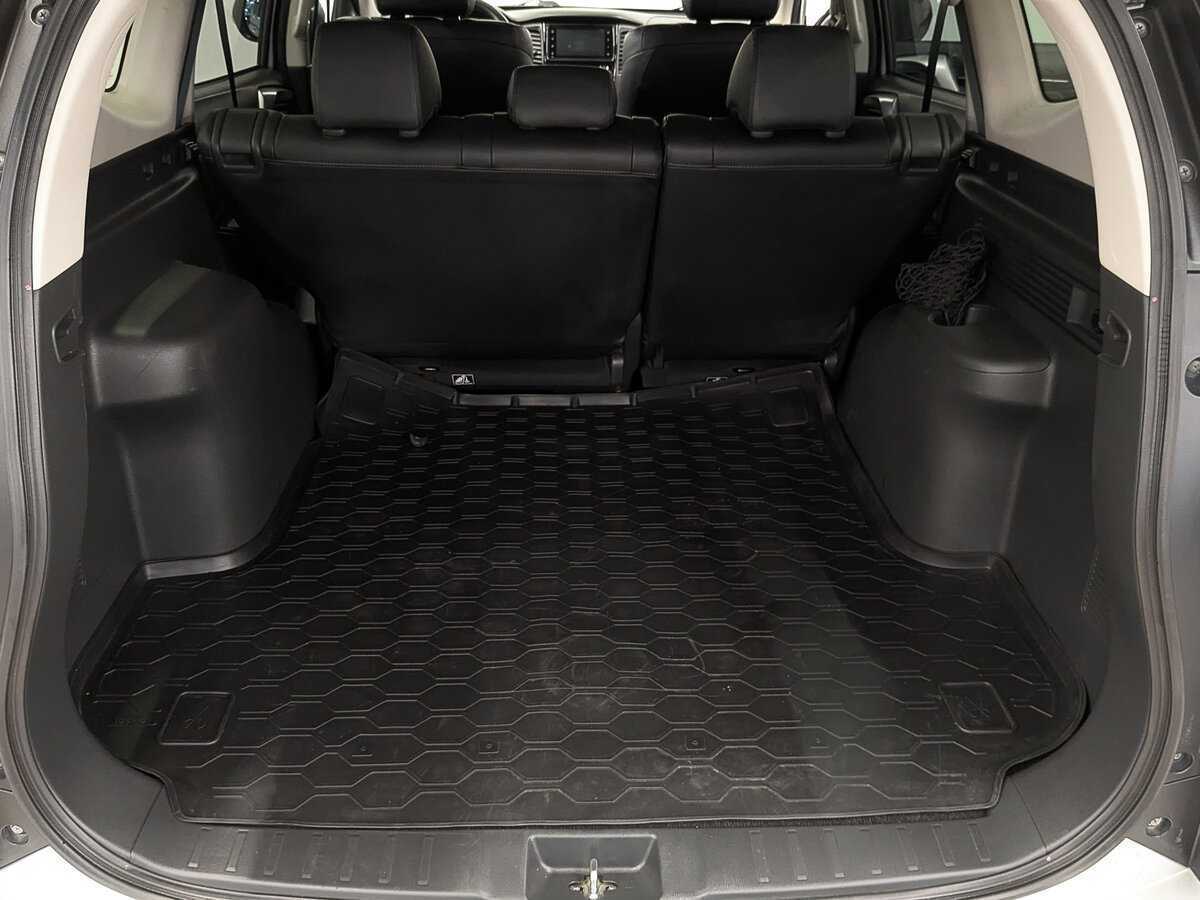 Mitsubishi Pajero Sport с пробегом — 2020 год. Фото: #9