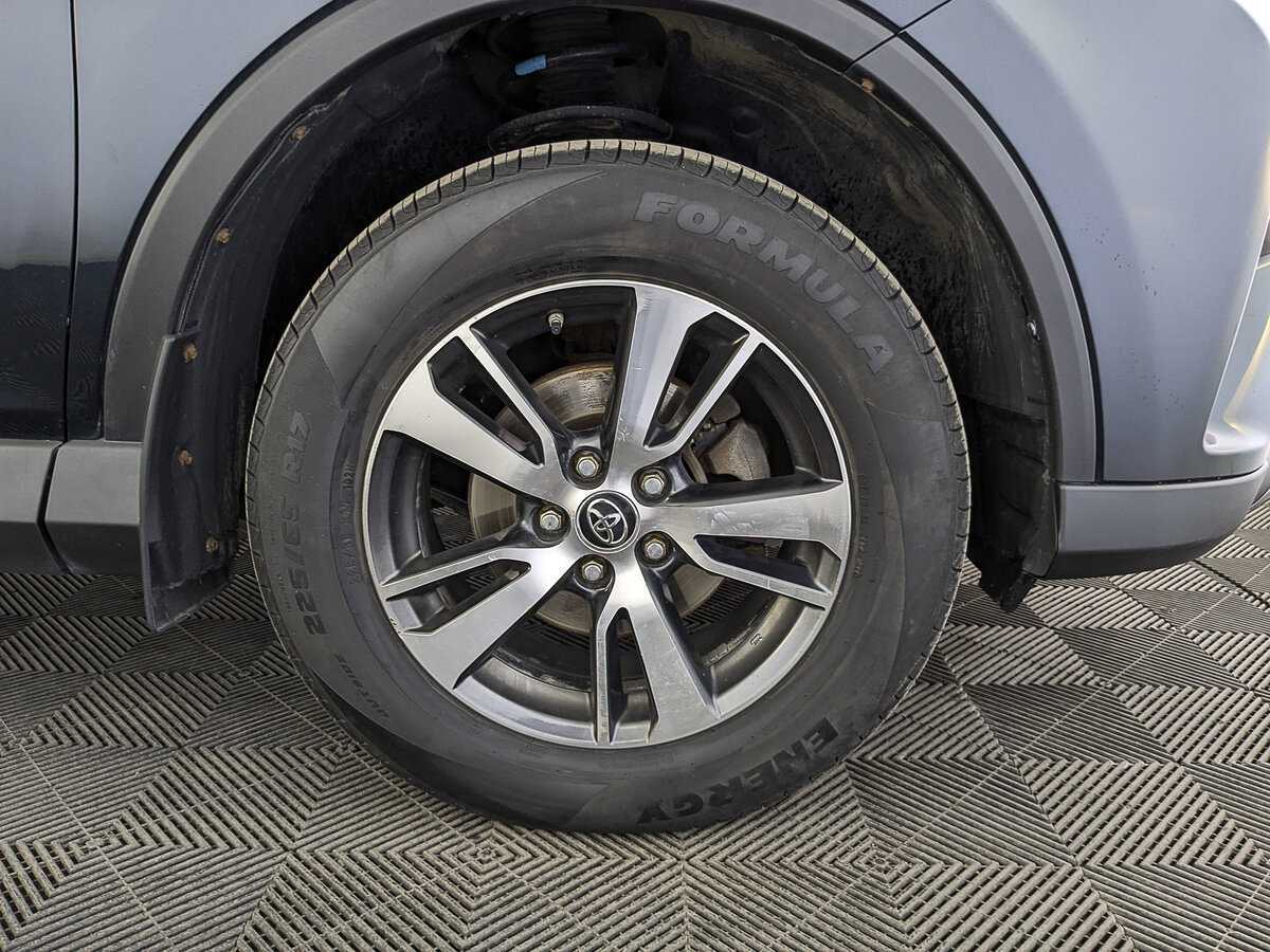 Toyota RAV4 с пробегом — 2017 год. Фото: #10