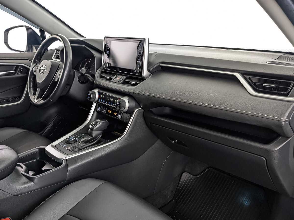Toyota RAV4 с пробегом — 2019 год. Фото: #12