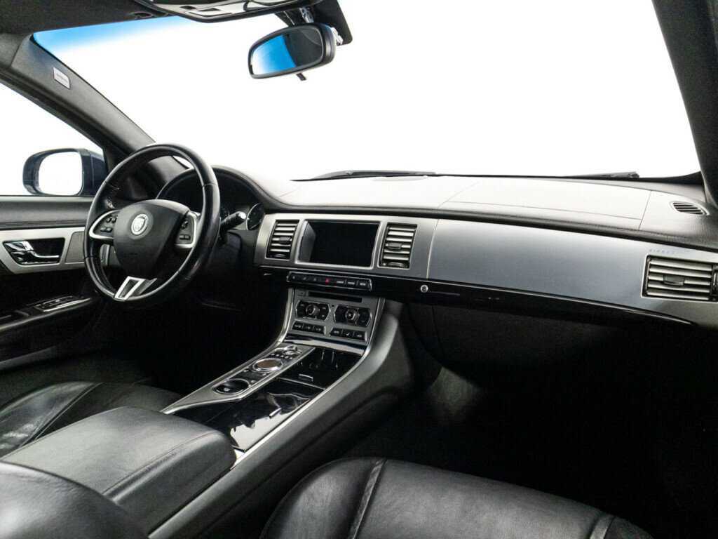 Jaguar XF с пробегом — 2012 год. Фото: #8