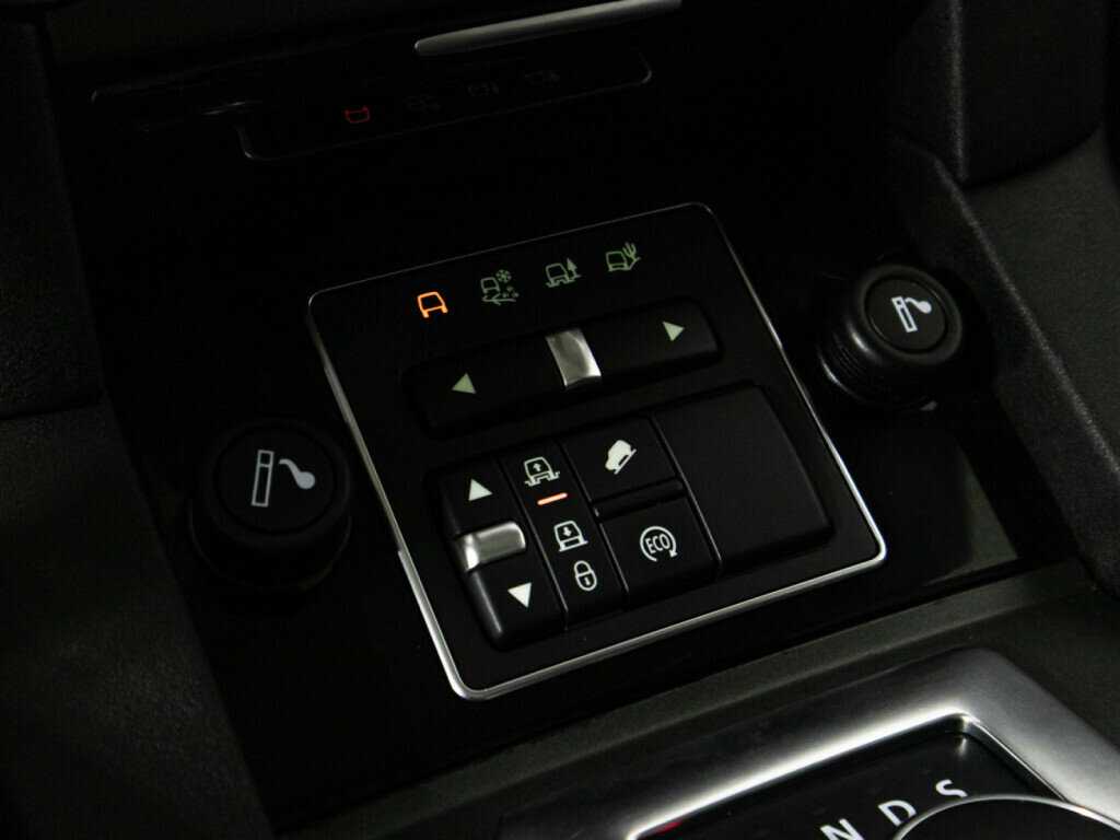 Land Rover Discovery с пробегом — 2016 год. Фото: #16