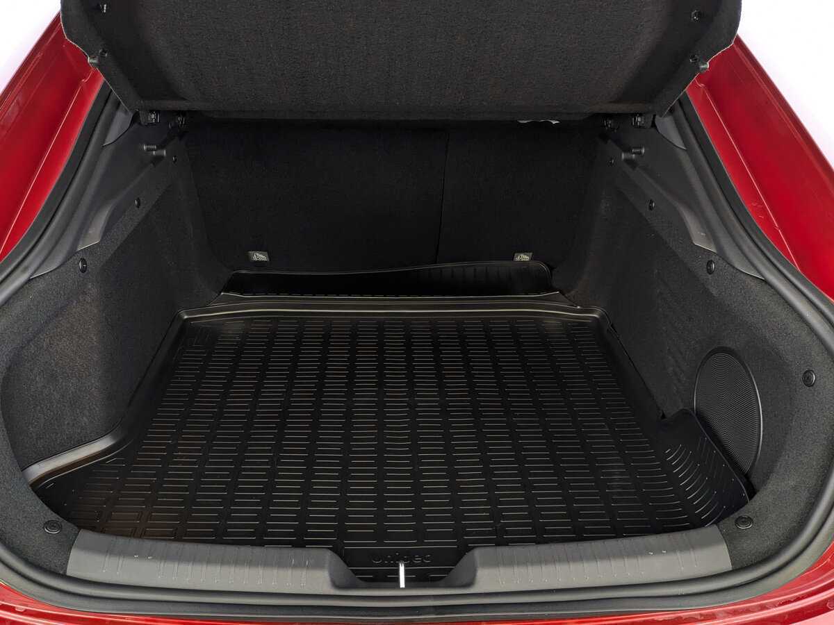 Changan UNI-V с пробегом — 2024 год. Фото: #9