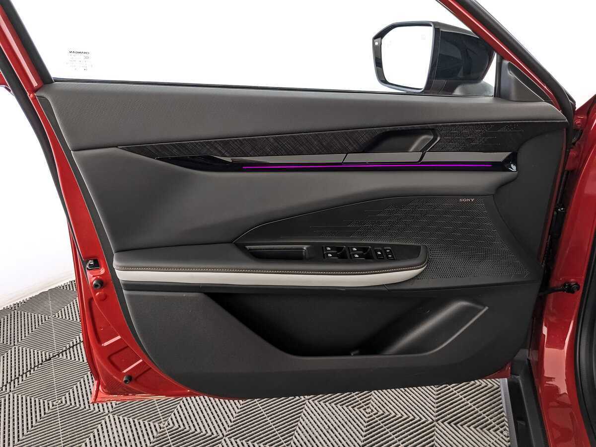 Changan UNI-V с пробегом — 2024 год. Фото: #18