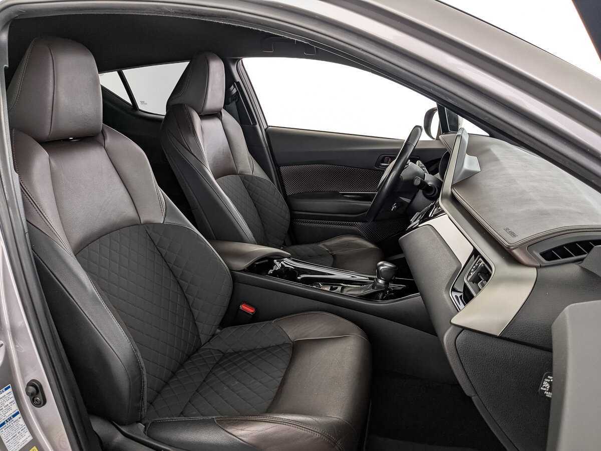 Toyota C-HR с пробегом — 2017 год. Фото: #23