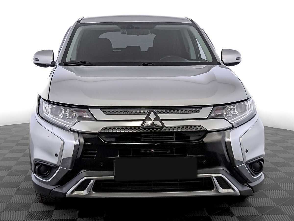 Mitsubishi Outlander с пробегом — 2019 год. Фото: #1