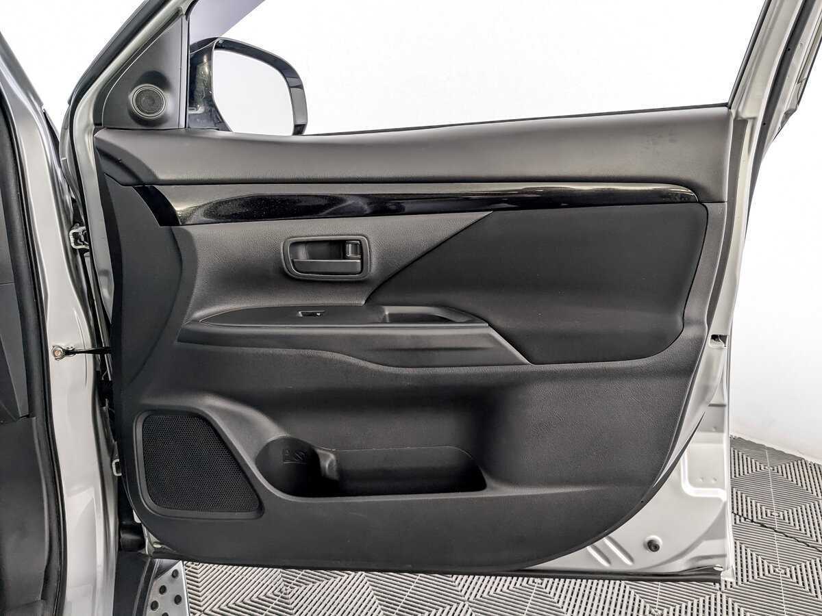 Mitsubishi Outlander с пробегом — 2019 год. Фото: #23