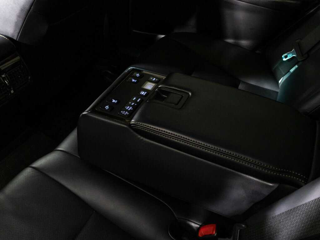 Toyota Camry с пробегом — 2015 год. Фото: #18