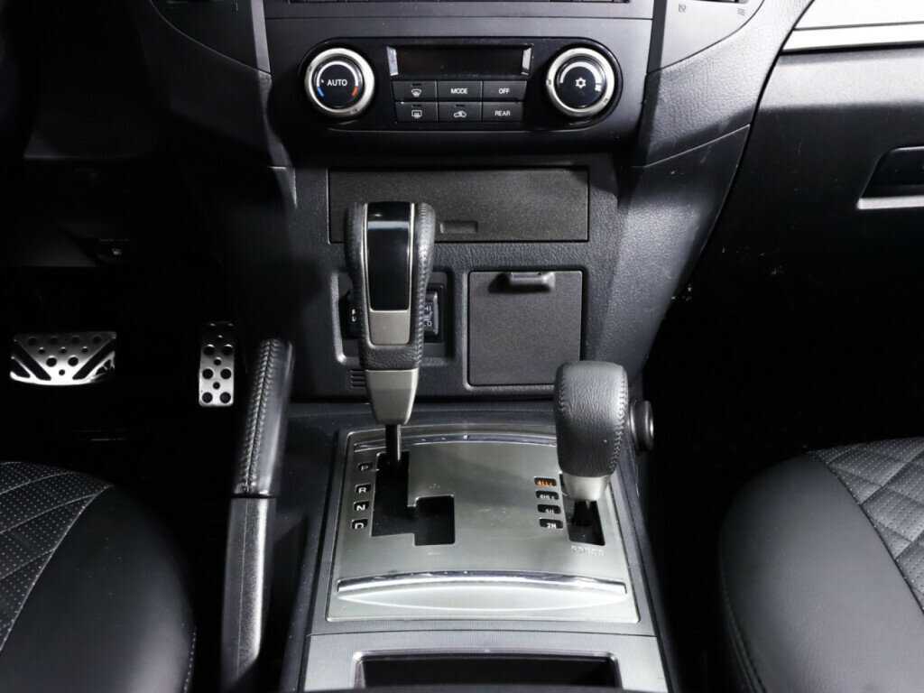 Mitsubishi Pajero с пробегом — 2013 год. Фото: #16