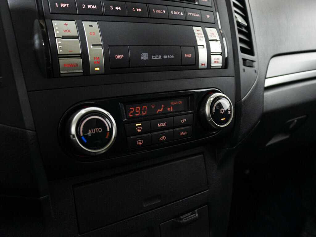 Mitsubishi Pajero с пробегом — 2013 год. Фото: #23