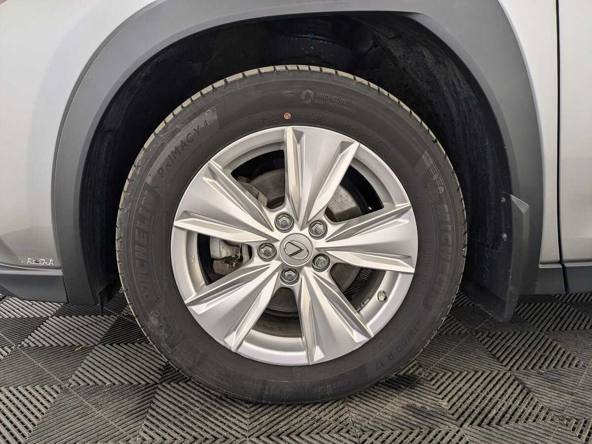 Lexus UX с пробегом — 2020 год. Фото: #11