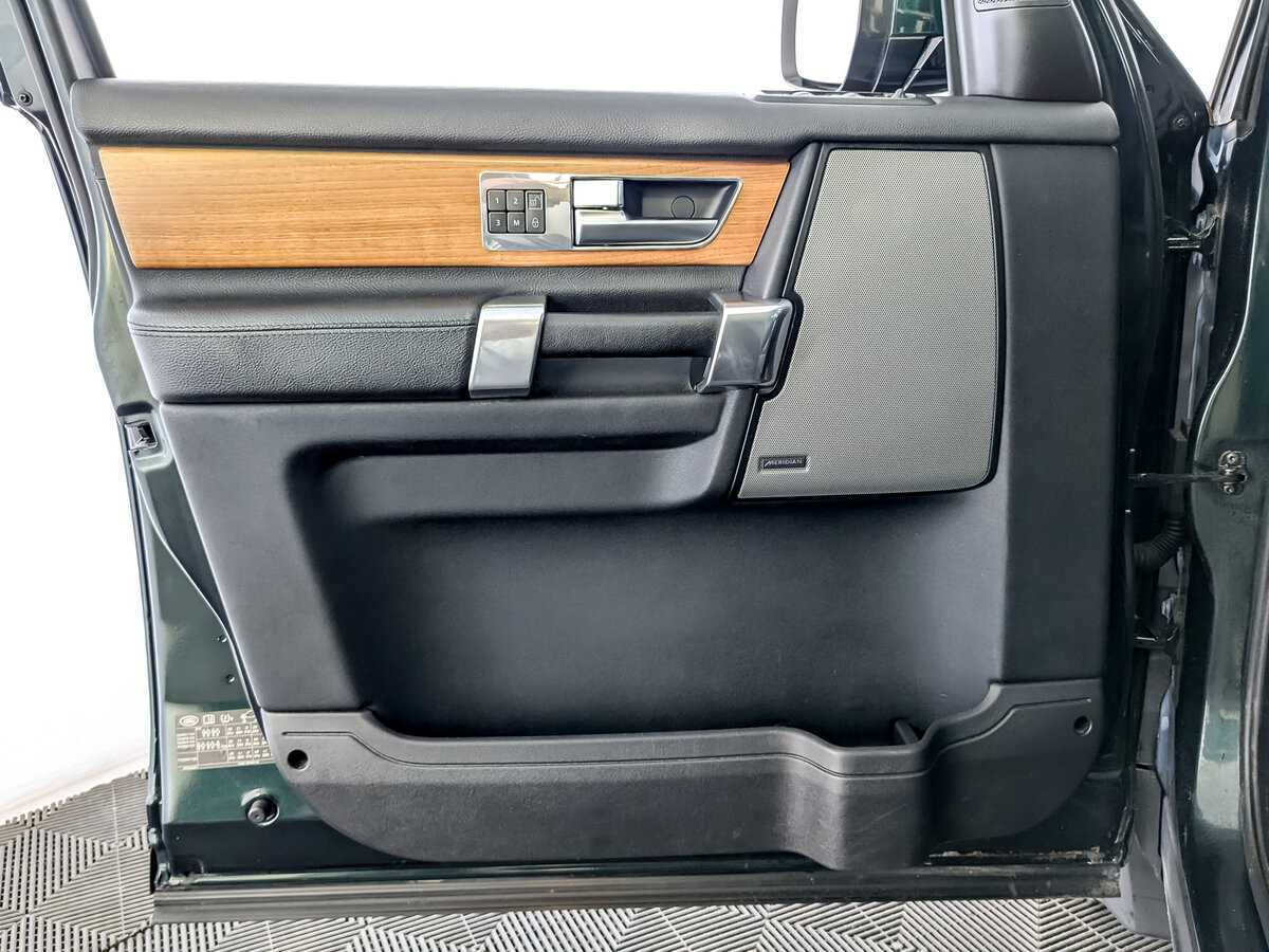 Land Rover Discovery с пробегом — 2014 год. Фото: #18