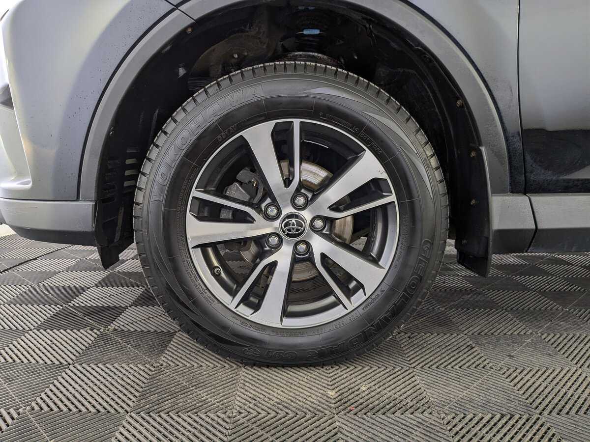 Toyota RAV4 с пробегом — 2017 год. Фото: #16