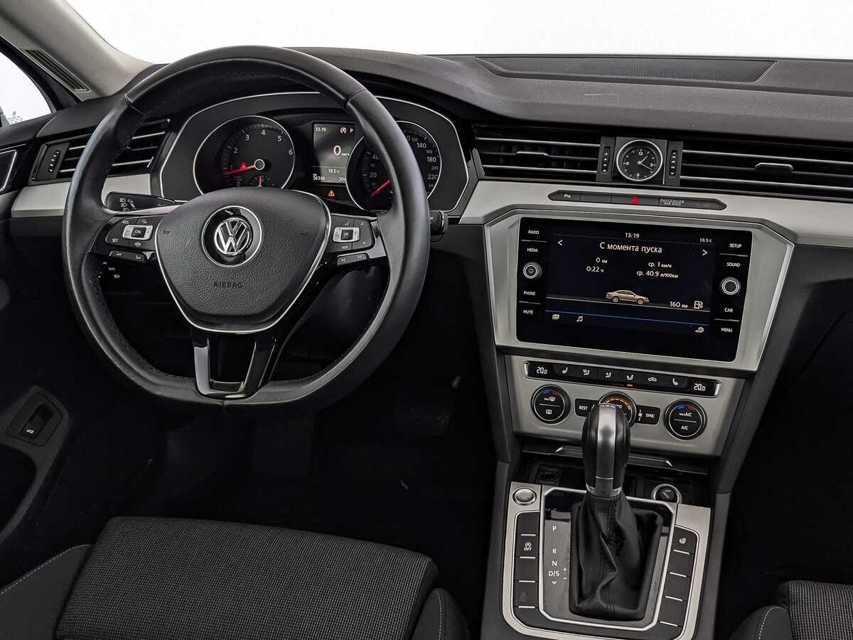 Volkswagen Passat с пробегом — 2019 год. Фото: #28