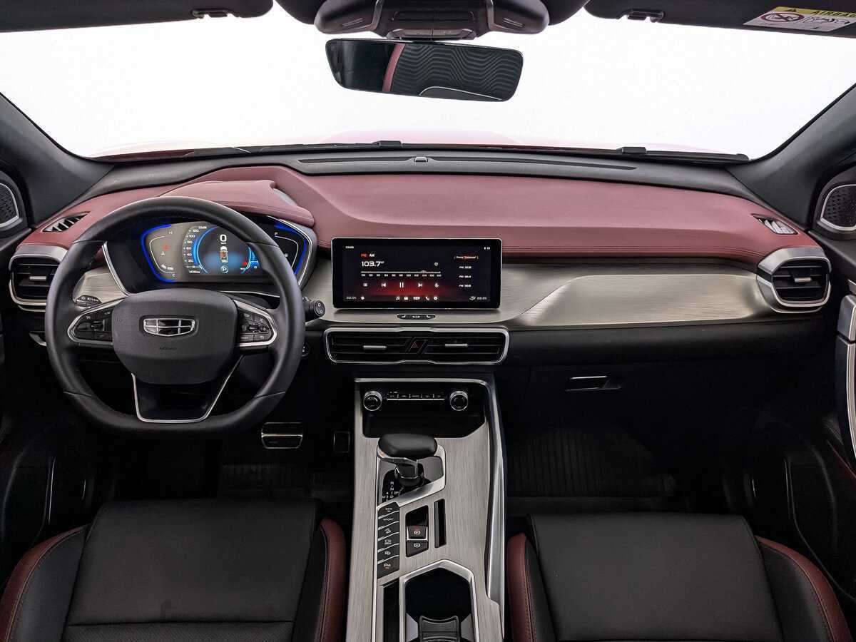 Geely Coolray с пробегом — 2023 год. Фото: #13