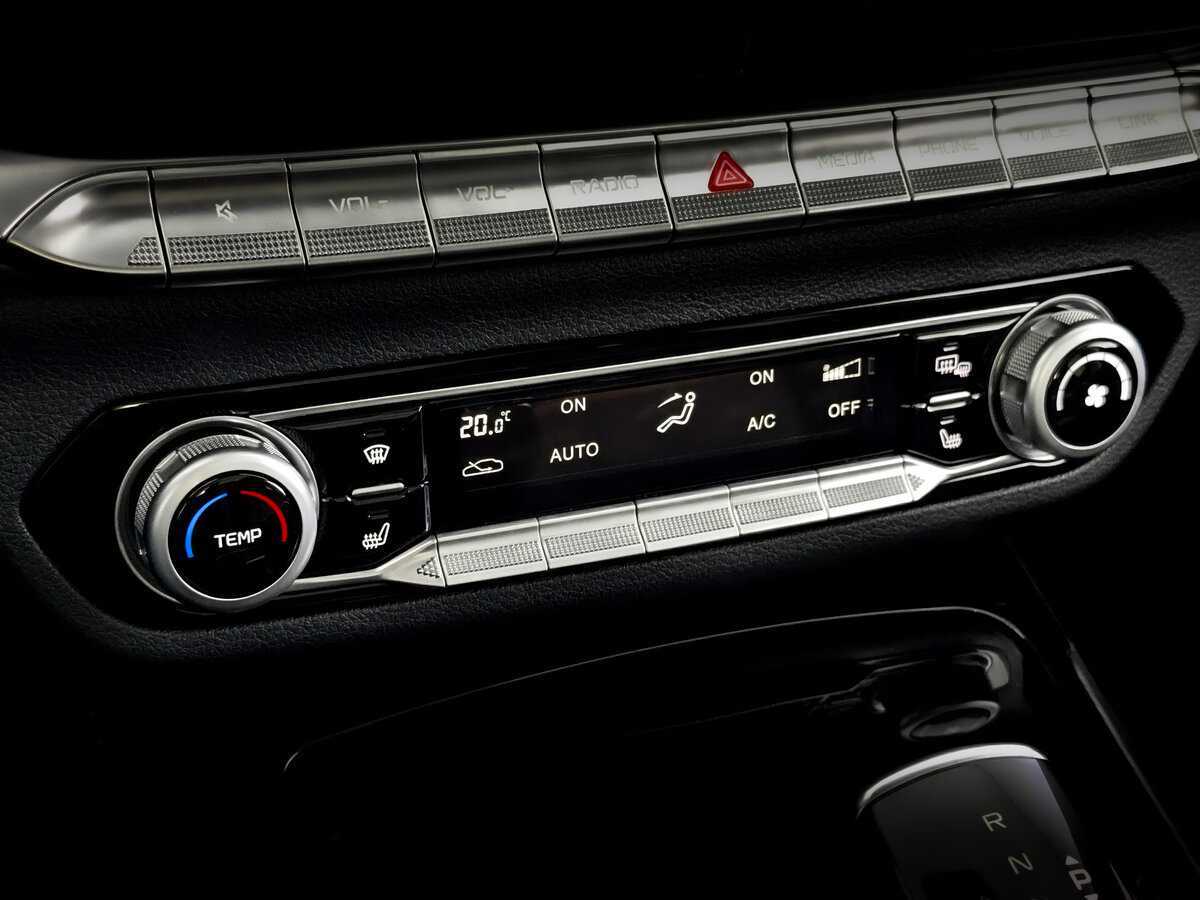 FAW Bestune T77 с пробегом — 2022 год. Фото: #24