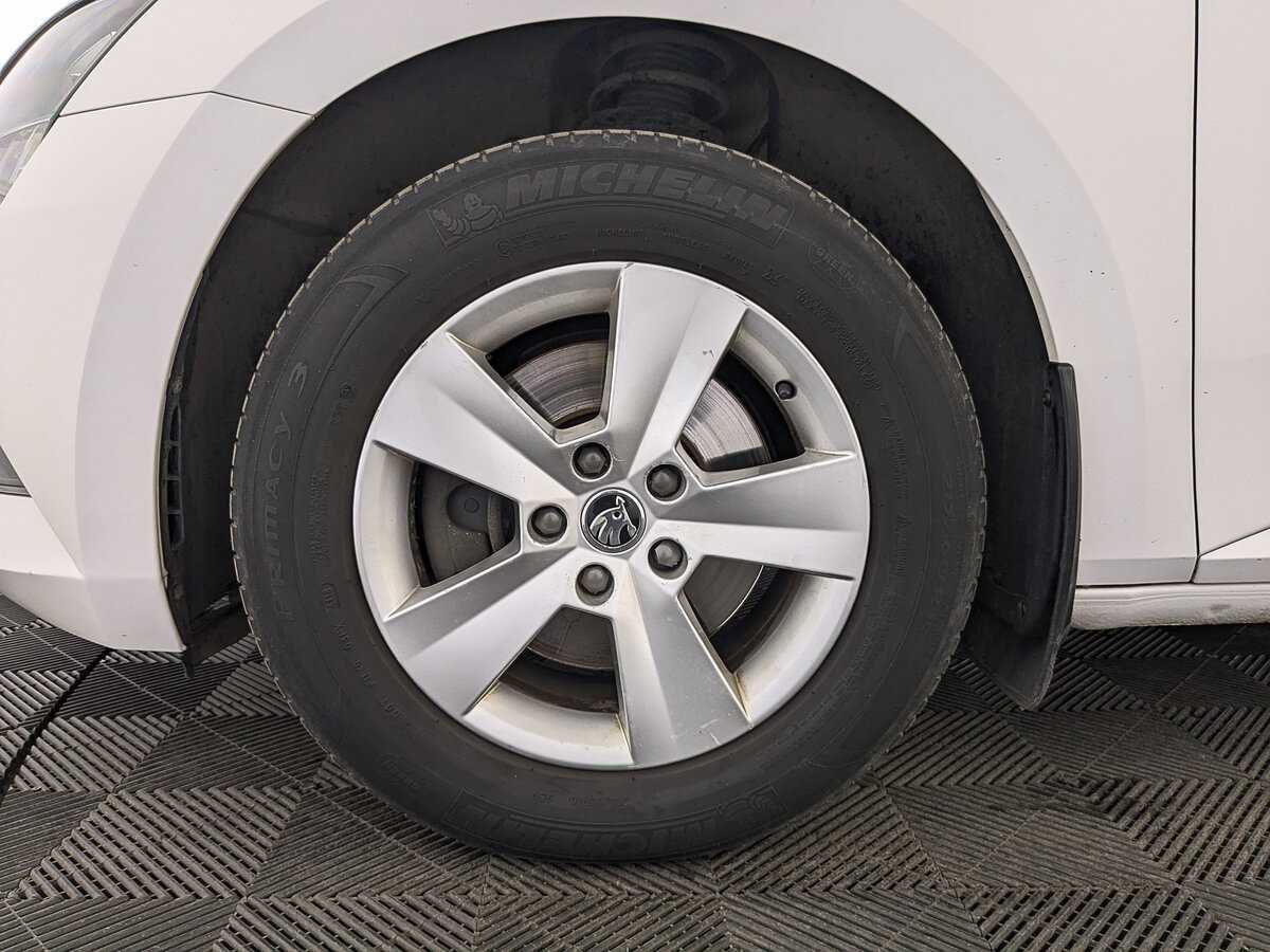 Skoda Superb с пробегом — 2017 год. Фото: #11