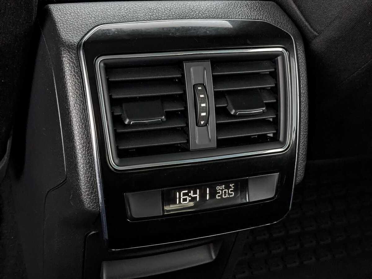 Skoda Superb с пробегом — 2017 год. Фото: #25