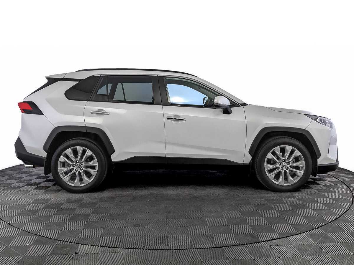 Toyota RAV4 с пробегом — 2021 год. Фото: #3