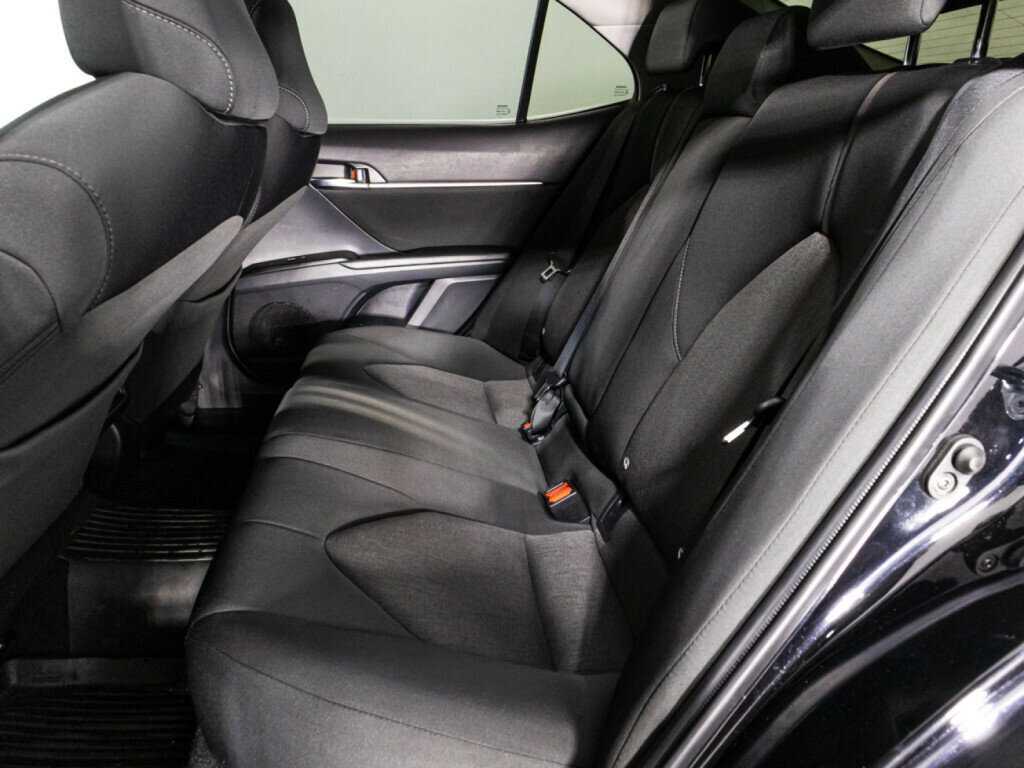 Toyota Camry с пробегом — 2021 год. Фото: #9