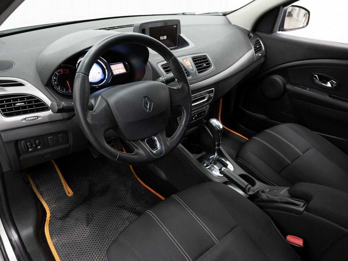 Renault Fluence с пробегом — 2013 год. Фото: #7