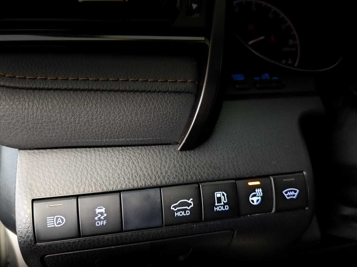 Toyota Camry с пробегом — 2019 год. Фото: #23