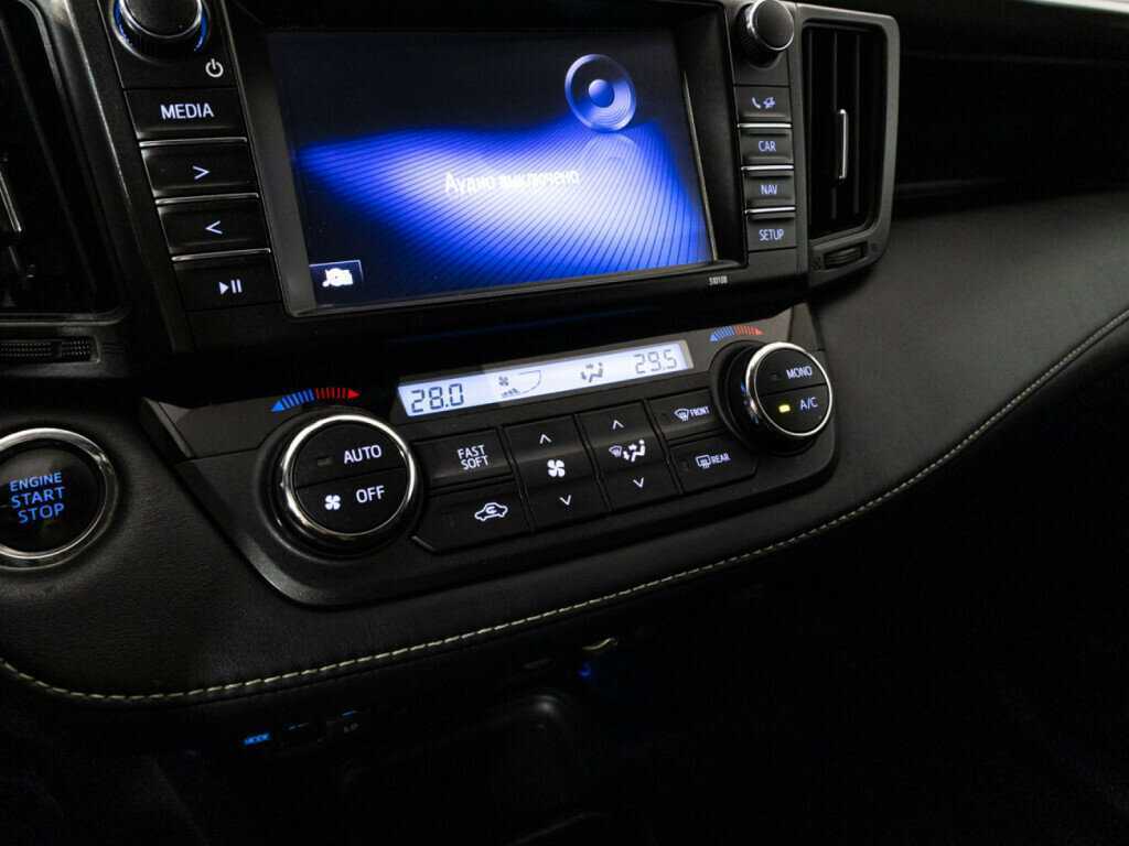 Toyota RAV4 с пробегом — 2017 год. Фото: #19