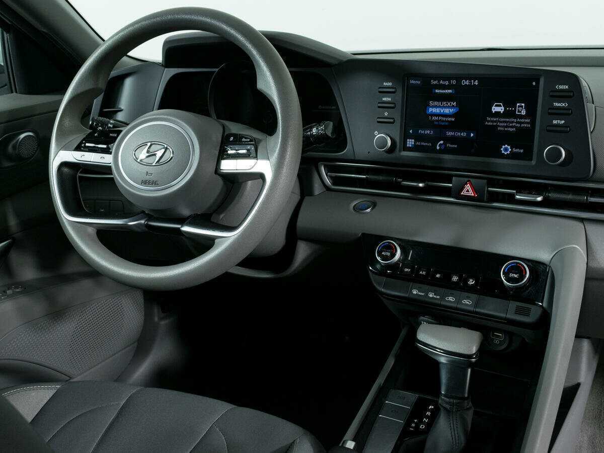 Hyundai Elantra с пробегом — 2021 год. Фото: #8