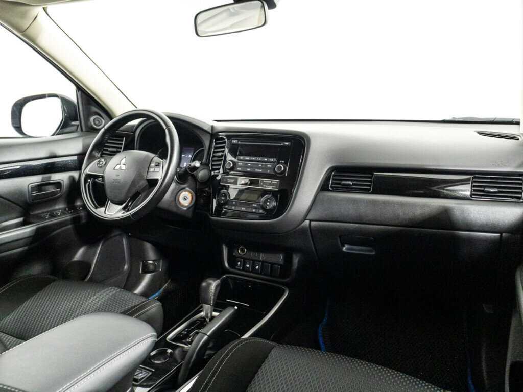 Mitsubishi Outlander с пробегом — 2019 год. Фото: #8