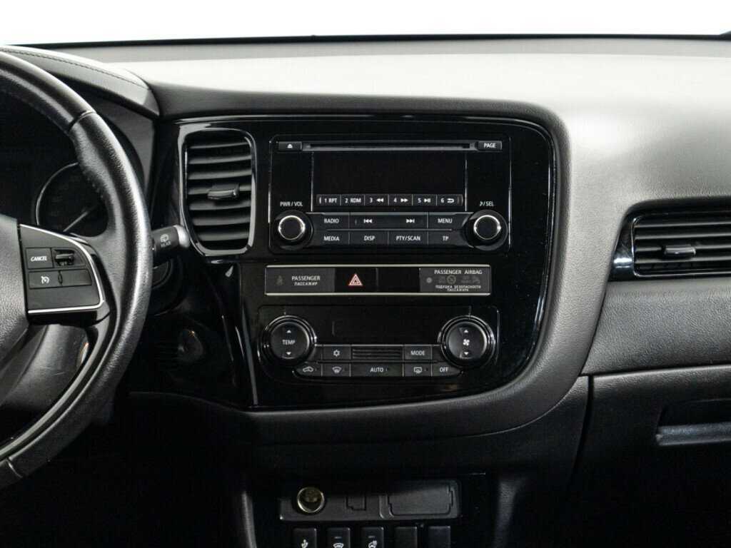 Mitsubishi Outlander с пробегом — 2019 год. Фото: #13