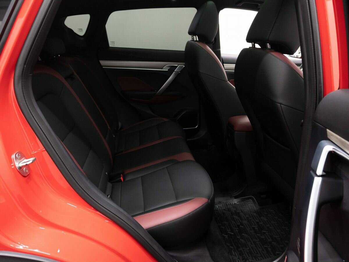 Geely Coolray с пробегом — 2023 год. Фото: #9