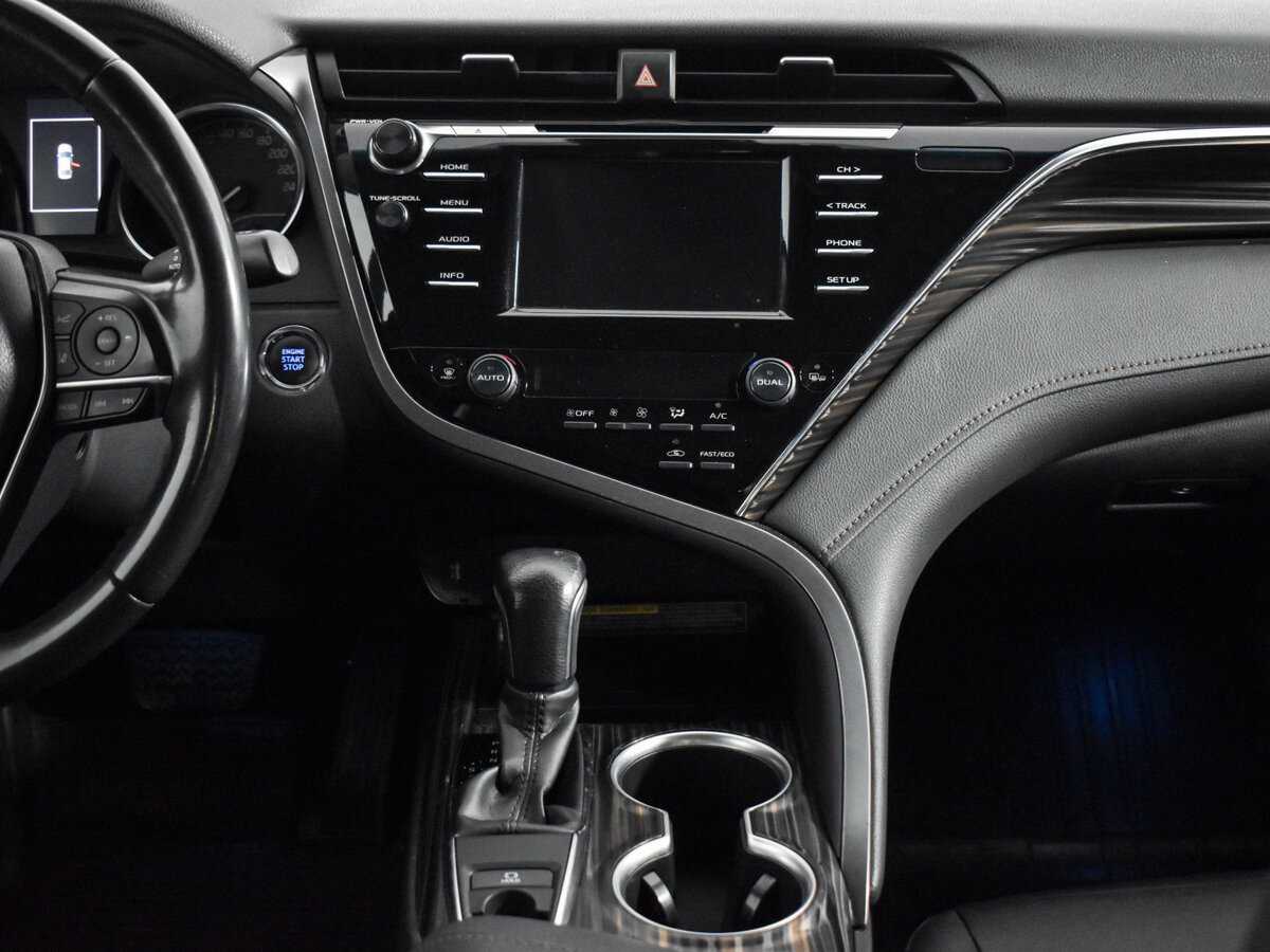 Toyota Camry с пробегом — 2020 год. Фото: #13