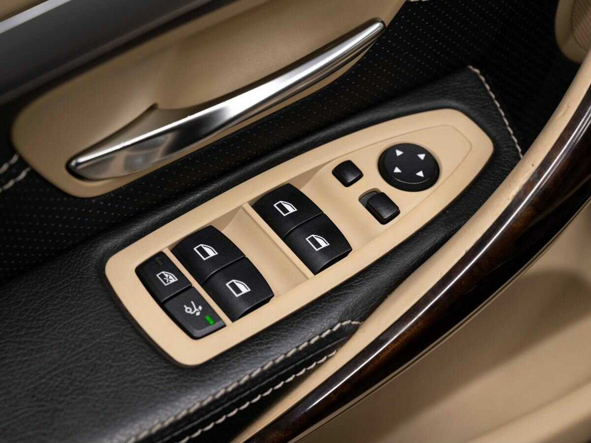 BMW 3 серии с пробегом — 2013 год. Фото: #17