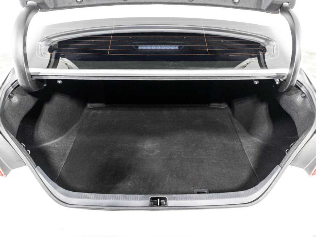 Toyota Camry с пробегом — 2021 год. Фото: #14