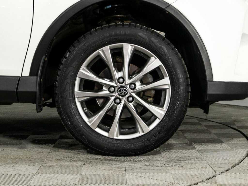 Toyota RAV4 с пробегом — 2017 год. Фото: #24