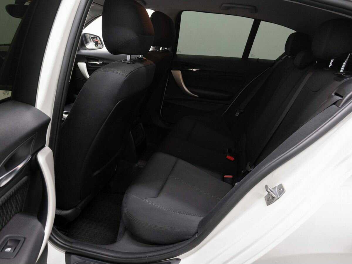 BMW 1 серии с пробегом — 2013 год. Фото: #6