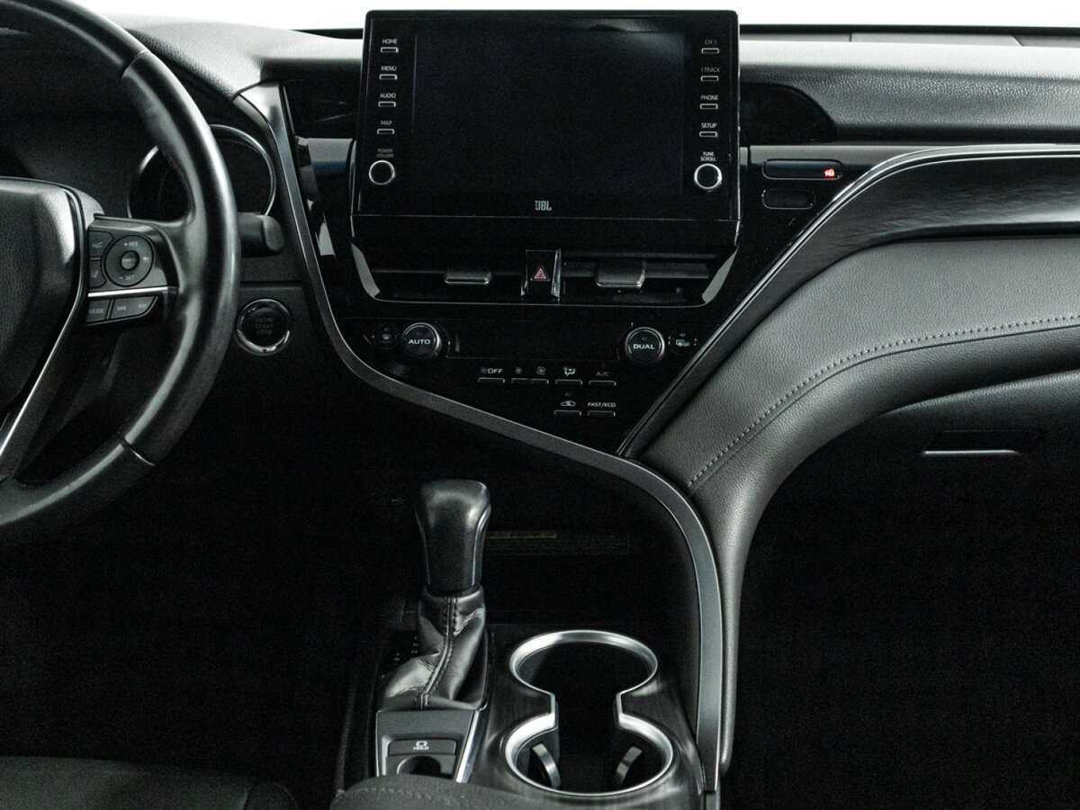 Toyota Camry с пробегом — 2021 год. Фото: #11