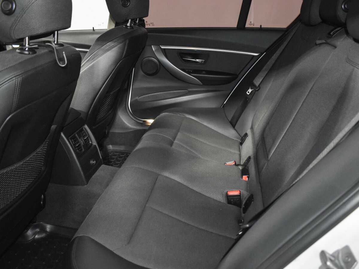 BMW 3 серии с пробегом — 2017 год. Фото: #13