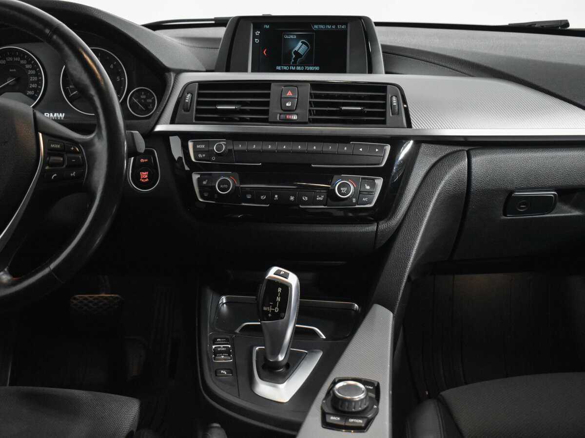 BMW 3 серии с пробегом — 2017 год. Фото: #15