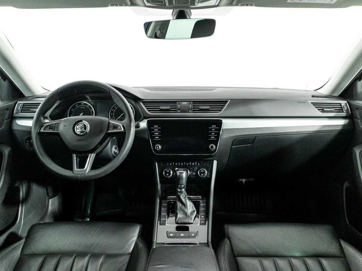 Skoda Superb с пробегом — 2019 год. Фото: #12