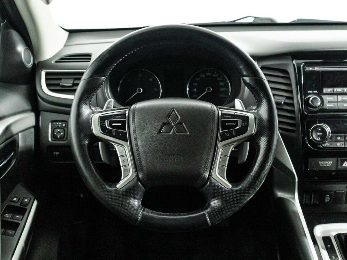 Mitsubishi Pajero Sport с пробегом — 2018 год. Фото: #16
