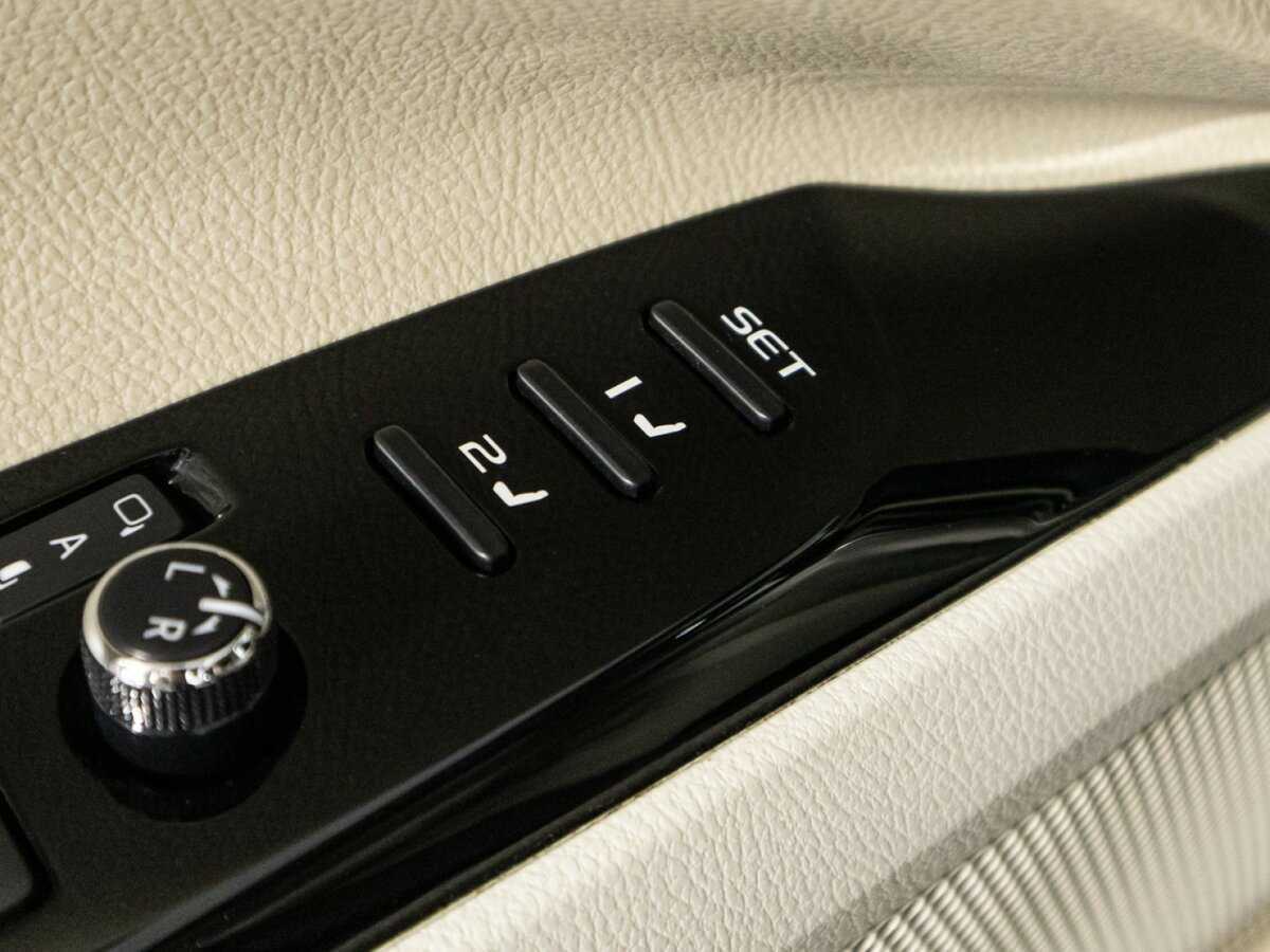 Toyota Camry с пробегом — 2018 год. Фото: #20