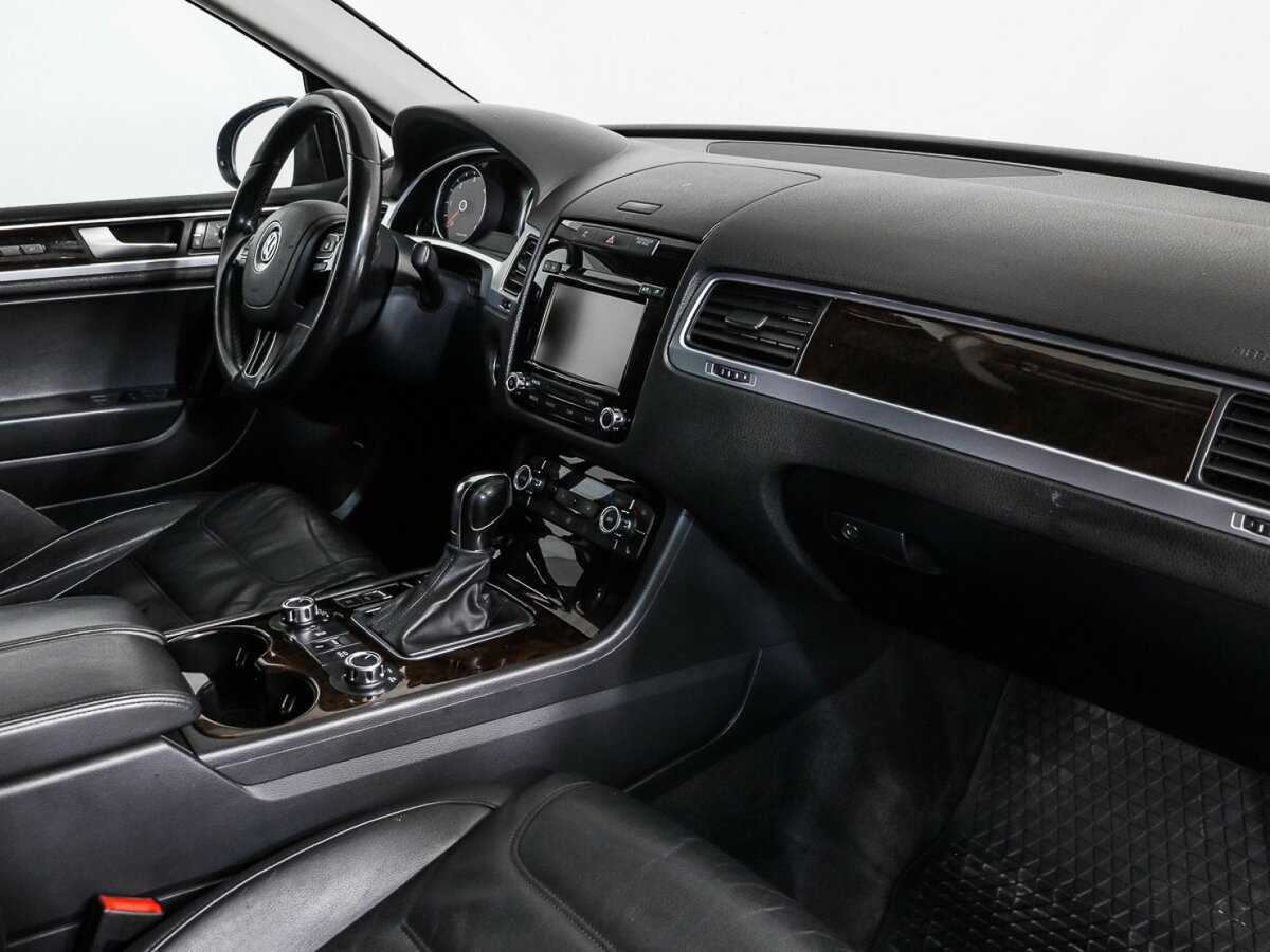 Volkswagen Touareg с пробегом — 2012 год. Фото: #13